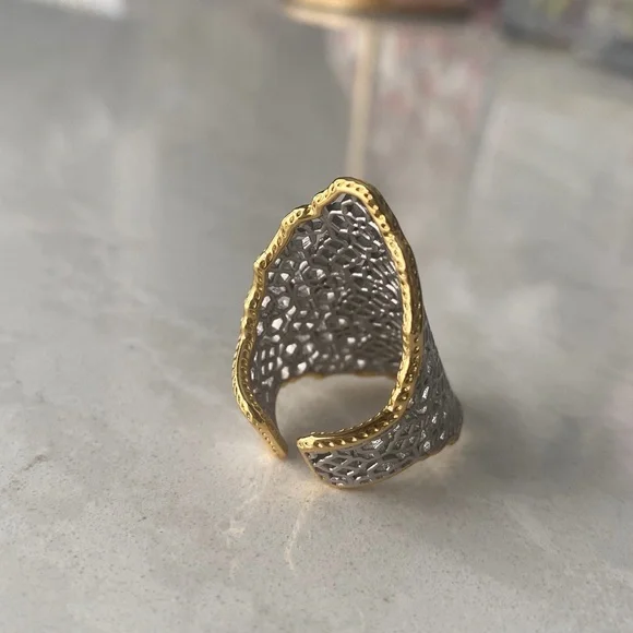 Kendra Scott Gold and Silver Filigree Ring and Pink Makeup Bag - Picture 3 of 6